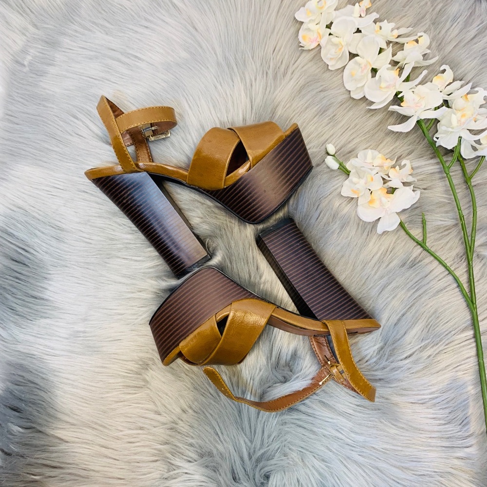 Forever 21 platform heels -never worn